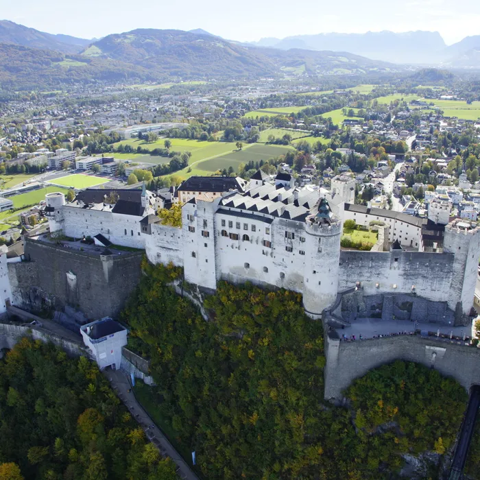 Festung_Hohensalzburg_von_der_Luft.JPG