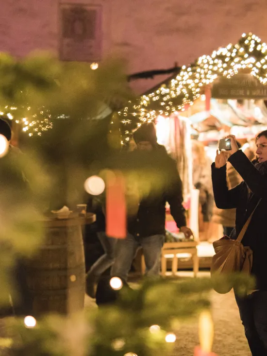 Adventmarkt und Stände auf der Festung Hohensalzburg