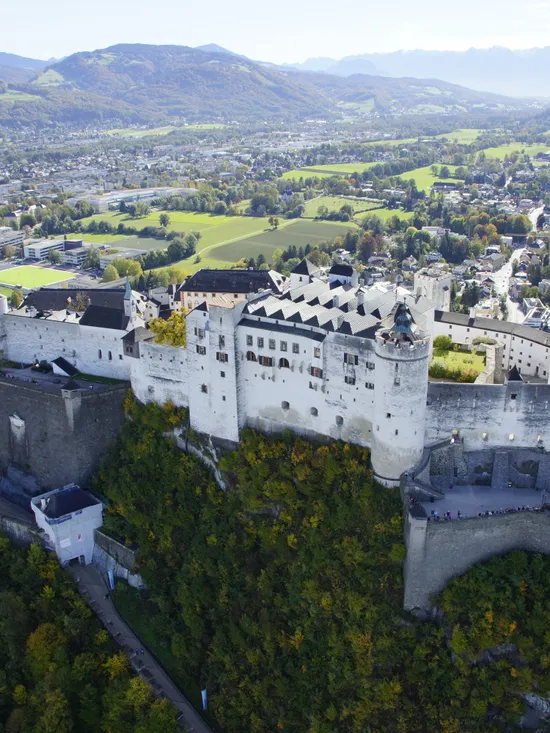 Festung_Hohensalzburg_von_der_Luft.JPG